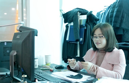 校友陈妮娜——福建七匹狼实业股份有限公司开发部主管