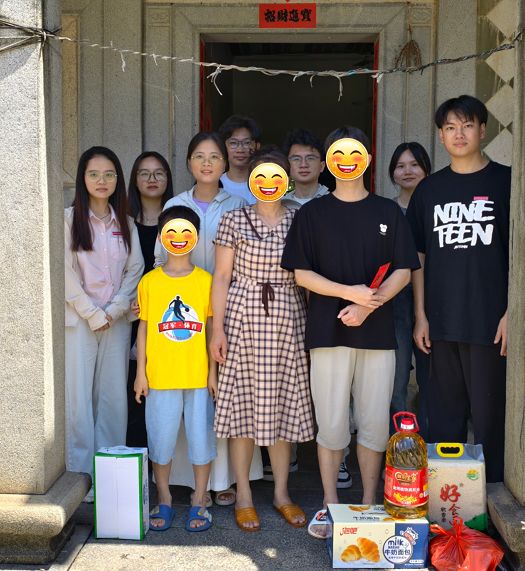 家校携手暖人心 助学筑梦育英才 －－科技与工程学院开展走访慰问贫困生家庭活动