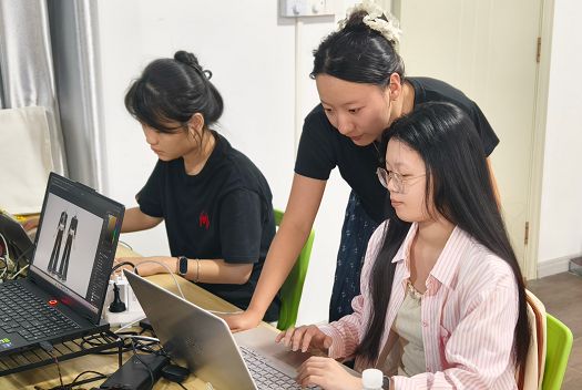 设计赋能惠女非遗 青春织就文脉新韵|“传承中华文脉”实践队进行惠女非遗服饰优化设计
