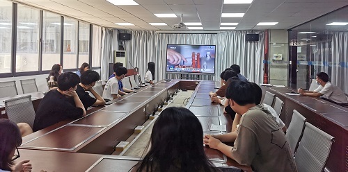 科技与工程学院党支部组织观看新闻联播 “中国航发：党员突击队 铸造中国心”
